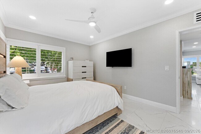 Building Photo - 990 Casuarina Rd