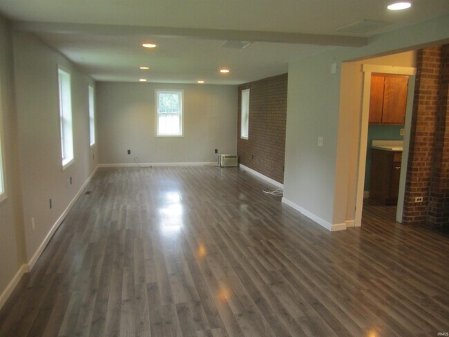 Building Photo - 9702 Mettert Rd