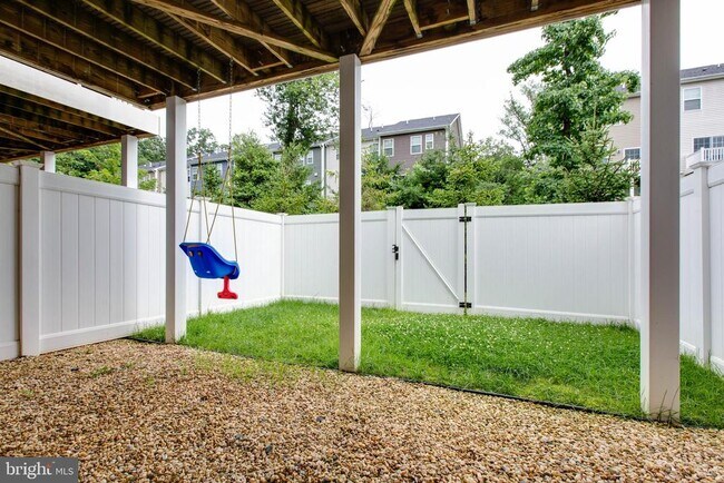 Building Photo - 1022 Linden Dr