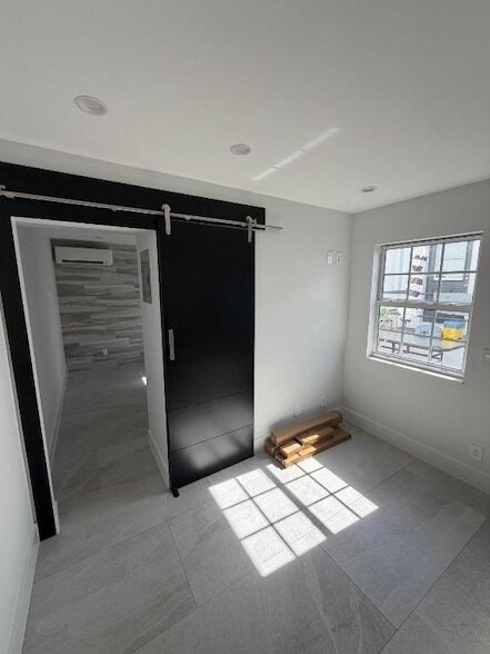 Building Photo - 3814 S Olive Ave