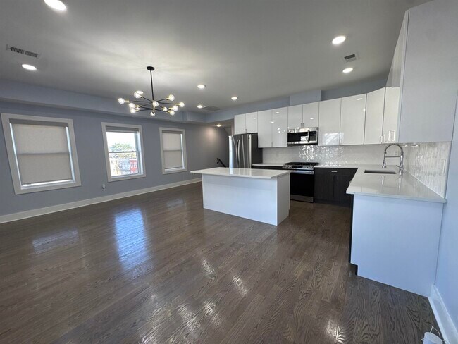 Building Photo - 339 Randolph Ave