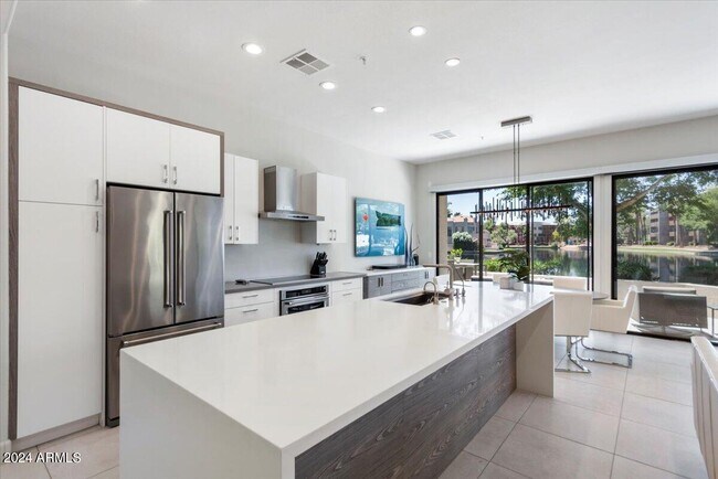 Building Photo - 8989 E Gainey Ranch Rd