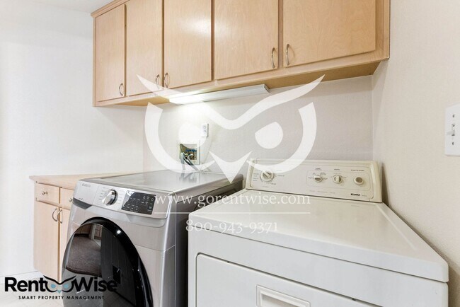 Building Photo - 406 Grenadine Way