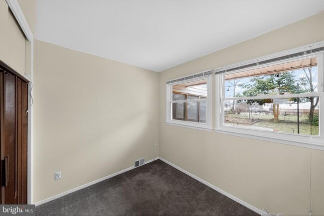 Building Photo - 5219 Montgomery St