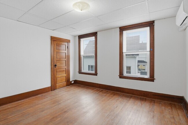 Building Photo - 34 King Philip Rd