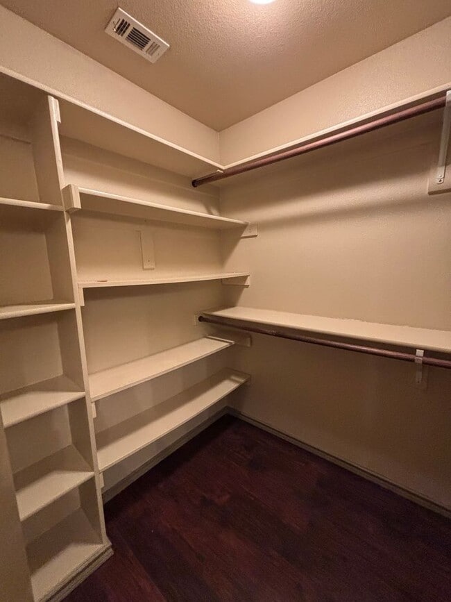 Building Photo - 1683 Potomac Dr