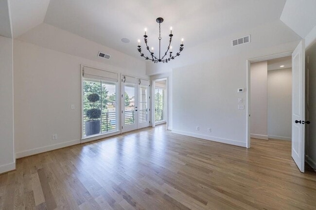 Building Photo - 81 Delmont Dr NE