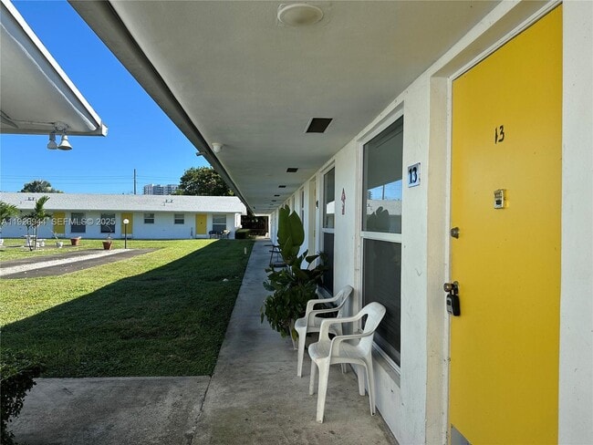 Building Photo - 2436 Van Buren St