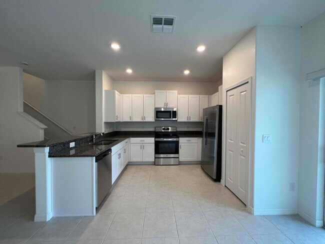 Building Photo - 32051 Powderpuff Mimosa Dr