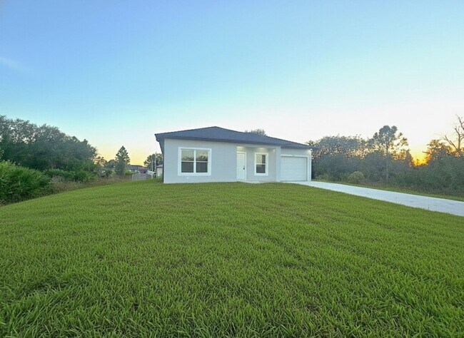 Building Photo - 2/2/1-Great Location- SW Lehigh Acres