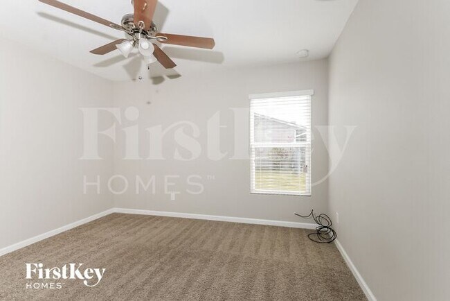 Building Photo - 2568 SW Deckard St