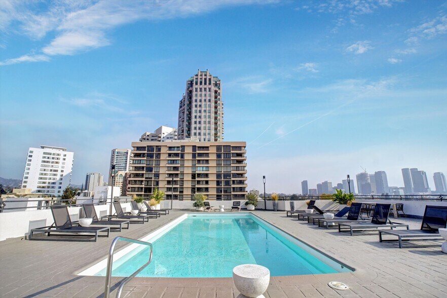 Building Photo - 10601 Wilshire Blvd