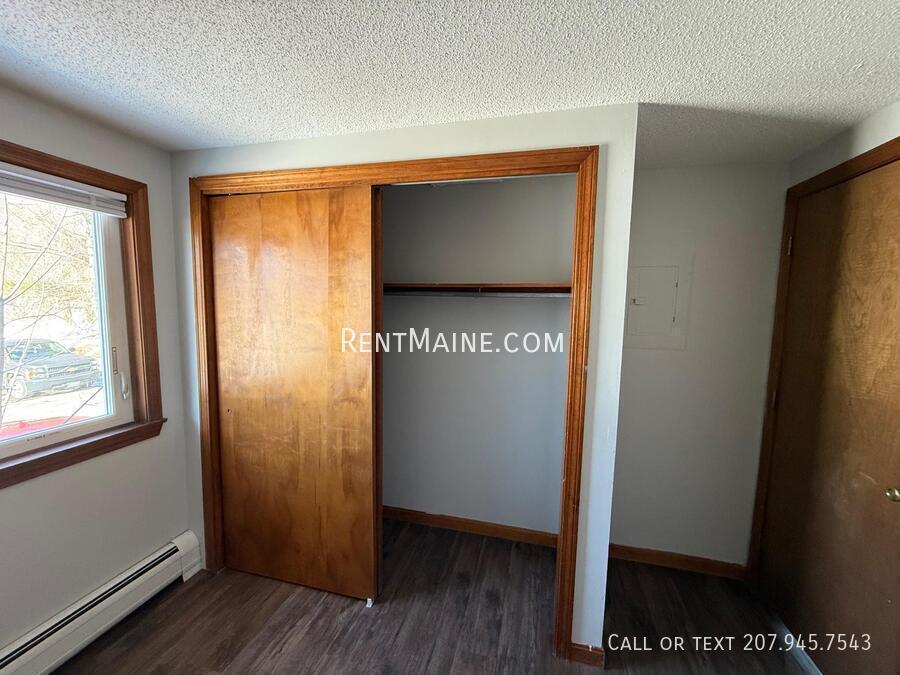 Building Photo - 381-385 Pine St.