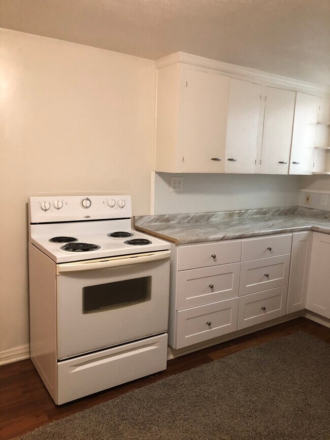 Building Photo - 1813 Brookline Ave