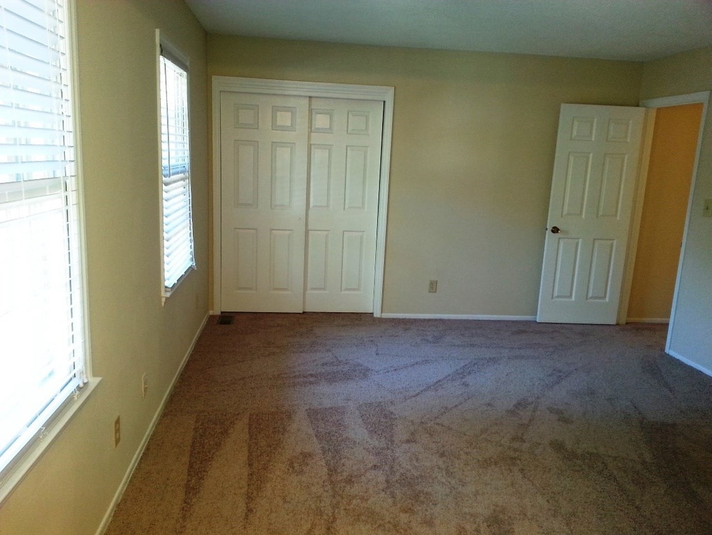 Master bedroom - 910 Dolphin Ct