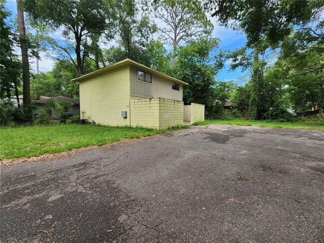 Building Photo - 713 SW 69th St