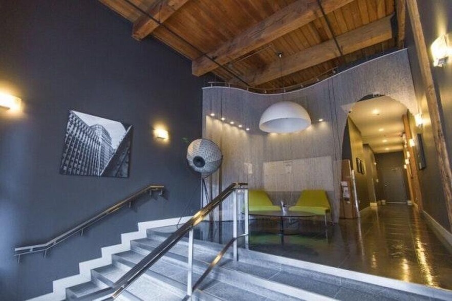 Building Entrance - 300 W Grand Ave