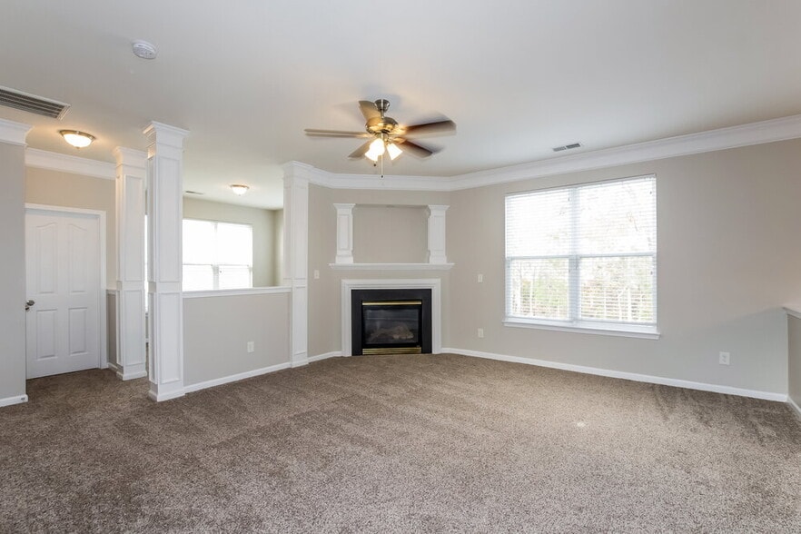 Building Photo - 2713 Forest Grove Ct