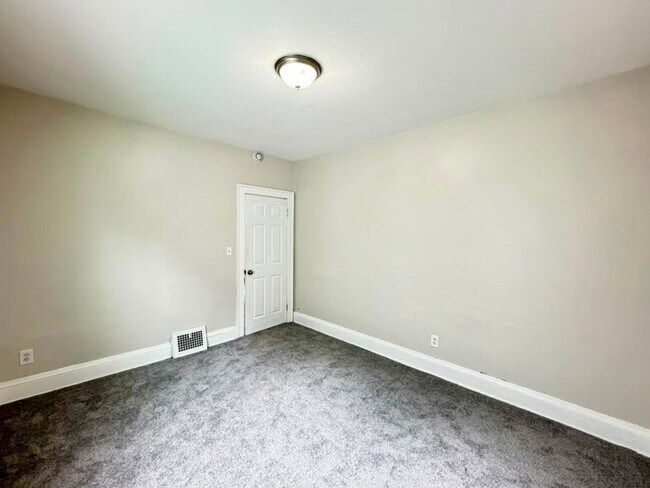 Building Photo - 3454 E 118th St