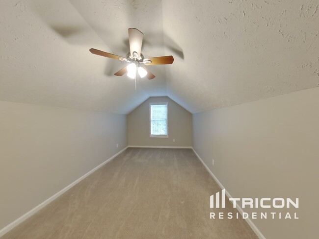 Building Photo - 1512 Riverglen Dr