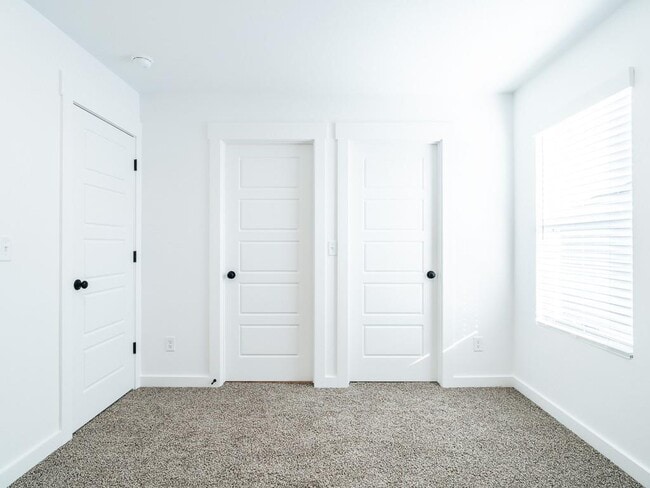 Building Photo - 881 Boardwalk Ave