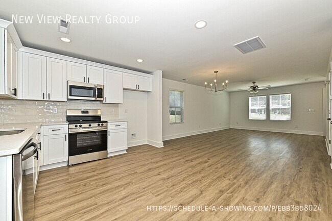 Building Photo - 584 Pleasant Ave