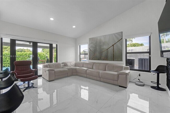 Building Photo - 8840 SW 181st Terrace
