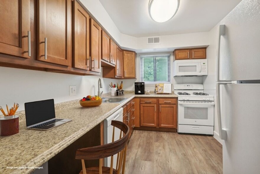 Building Photo - Hamilton Springs Apartments