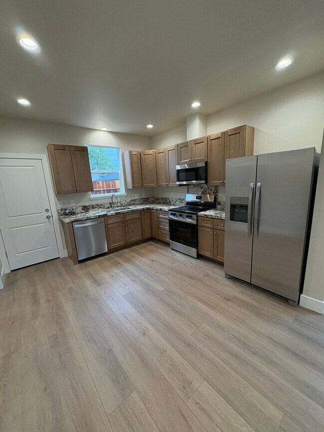 Building Photo - $2295.00 - BRAND NEW - Mid Town - OFF STRE...