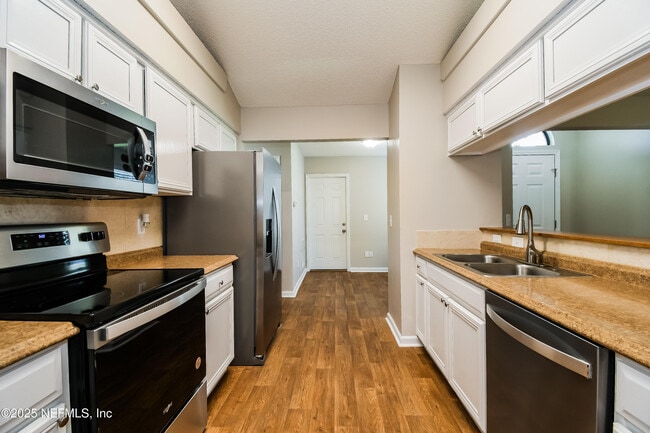 Building Photo - 3183 Chads Ct