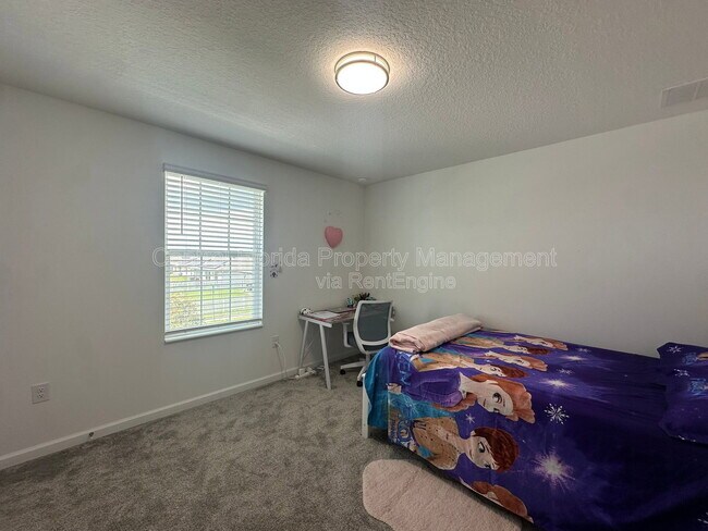 Building Photo - 373 Pineywoods St