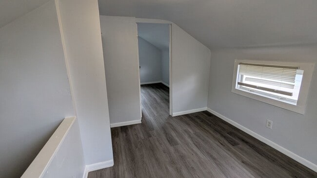 Building Photo - MOVE IN SPECIAL! 50% Off First Month’s Ren...