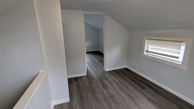 Building Photo - Newly renovated 2-bedroom, 1-bathroom home...