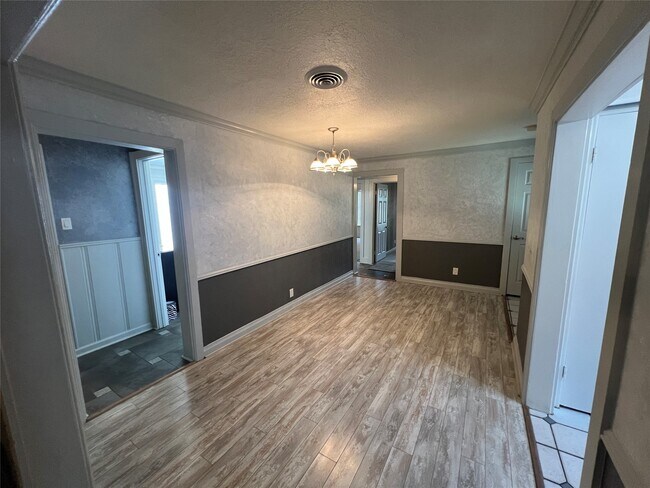 Building Photo - 1216 Northwood St