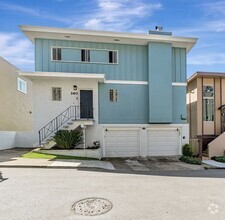 Building Photo - Stunning Three Bedroom Home in Westwood Hi...