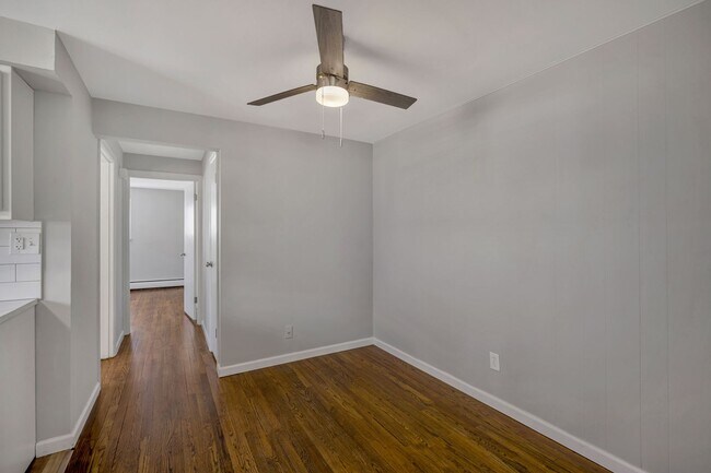 Building Photo - Webster Apartments - Newly Renovated 1 Bed...
