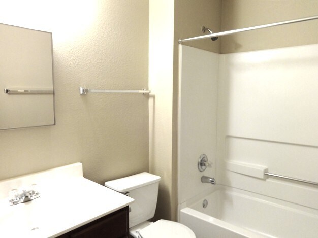 Building Photo - 360 Whispering Hollow Dr