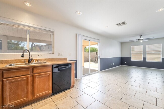 Building Photo - 325 Silverado Pines Ave