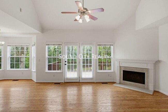 Building Photo - 5112 Bay Overlook Dr