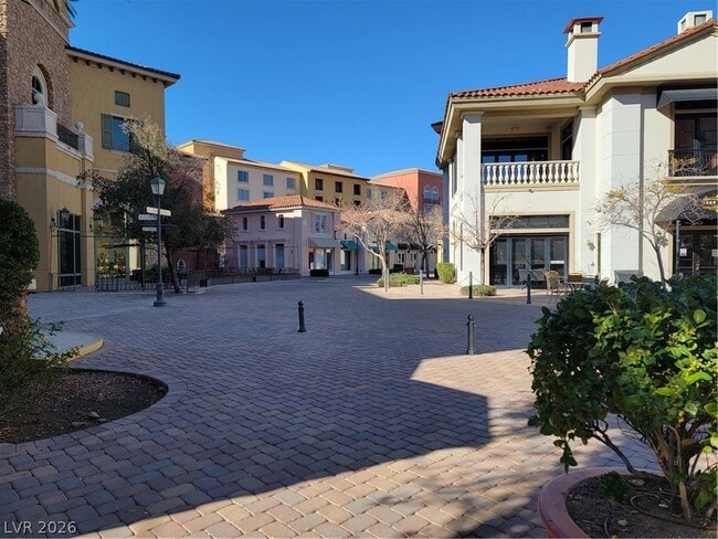 Building Photo - 96 Ibiza Lk Dr