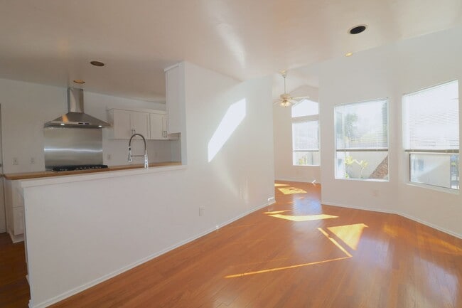 Building Photo - 3 bed/ 2 bath house in University city! Pool/ yard w 2 car garage! Remodeled kitchen and updated ...