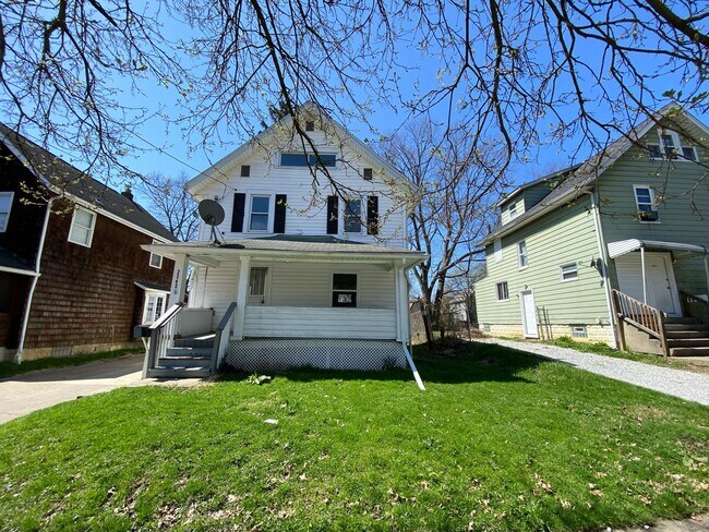 Building Photo - 2342 12th St SW