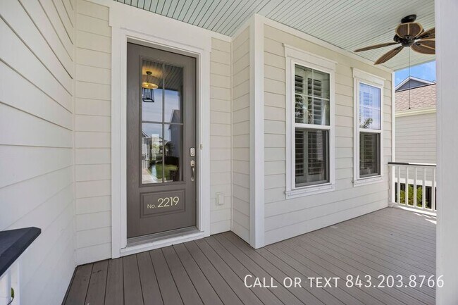 Building Photo - 2219 Midden Dr