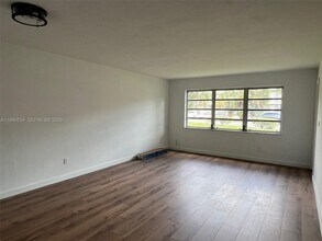 Building Photo - 1550 NE 191st St