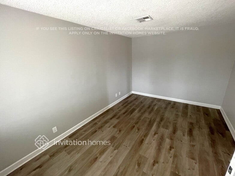 Building Photo - 4048 W Townley Ave