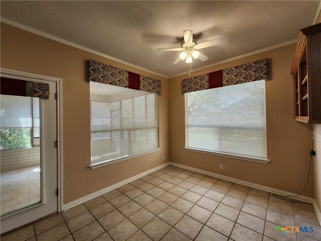 Building Photo - 1771 Oak Glen