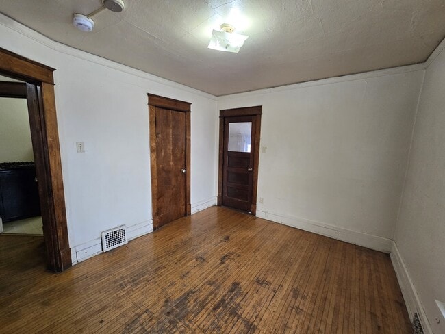 Building Photo - 118 Harrison St