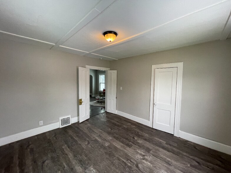 Building Photo - 1322 Brownell Ave