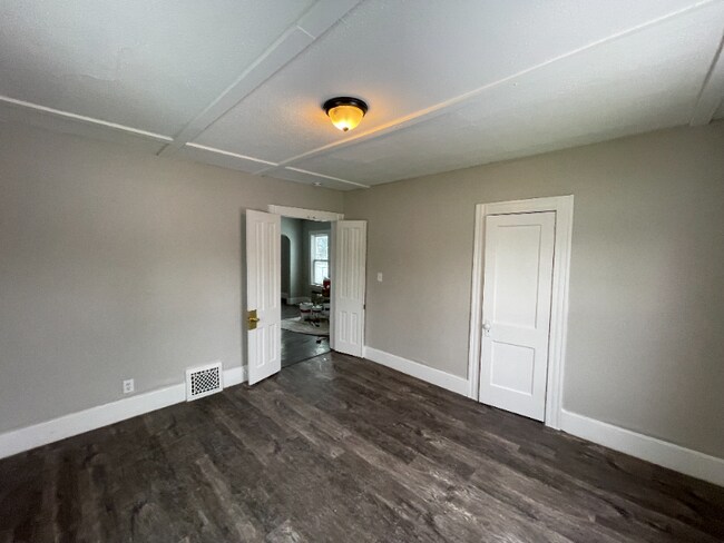 Building Photo - 1322 Brownell Ave
