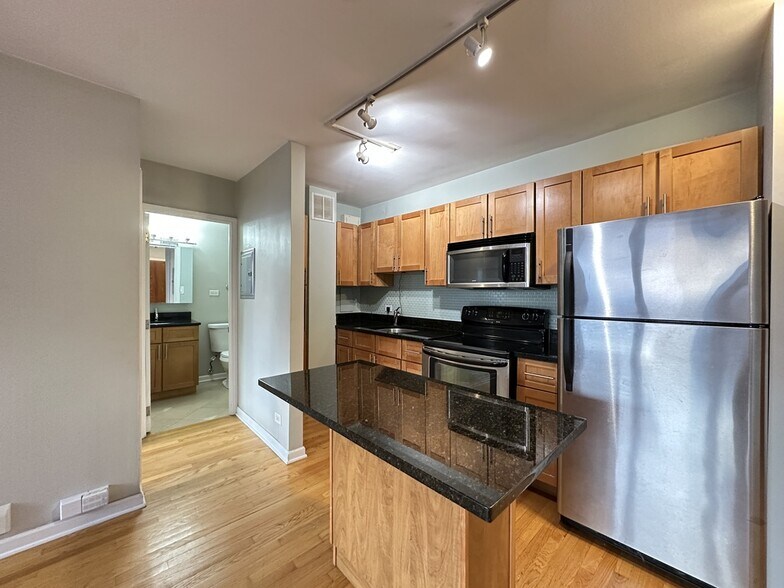 Building Photo - 4180 N Marine Dr